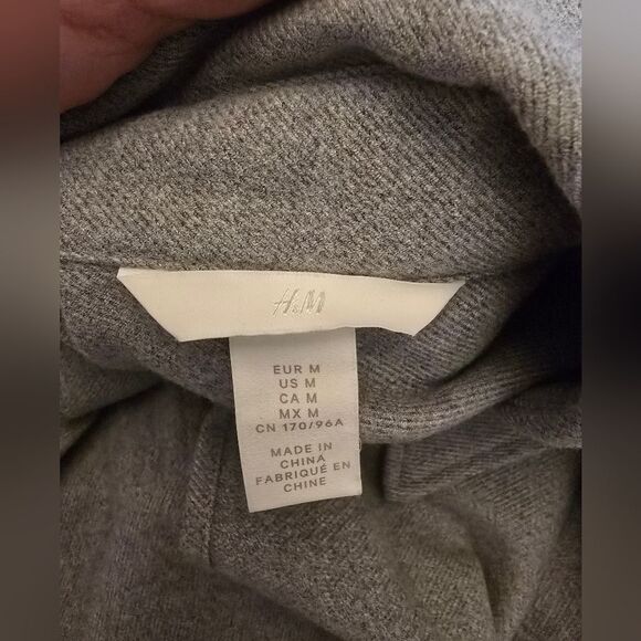 H&M Flannel Button Down Shirt In Light Gray Size Medium Oversized - Picture 4 of 11